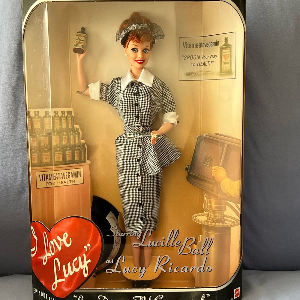 1997 Mattel I Love Lucy Doll - #17645 “Lucy does a TV Commercial” NIB